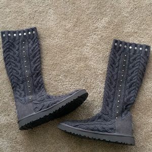 Grey Knit sweater Ugg’s